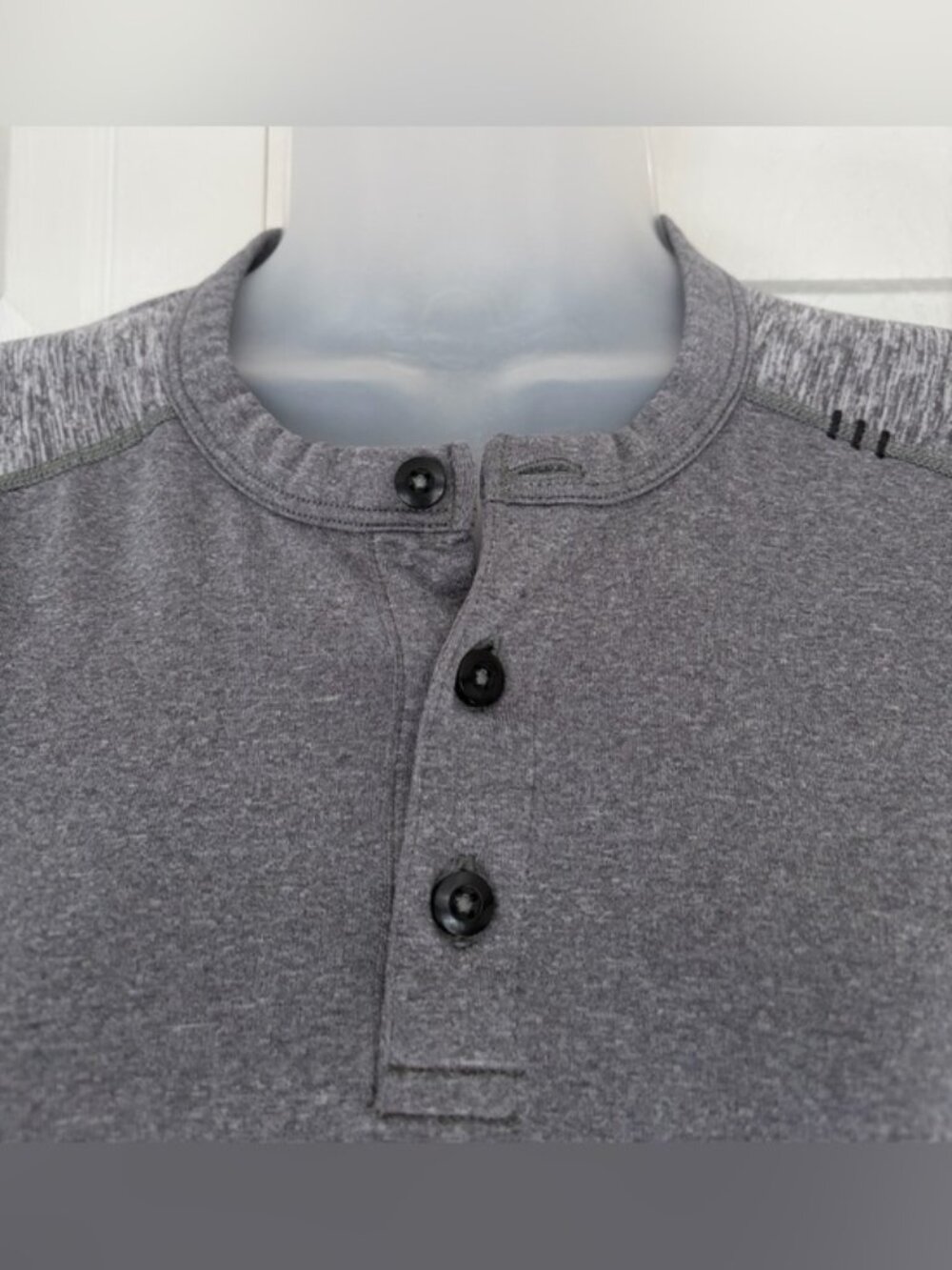 Lululemon athletica Men's Metal Vent Tech Long Sleeve Henley Heather Gray size M - Picture 5 of 12